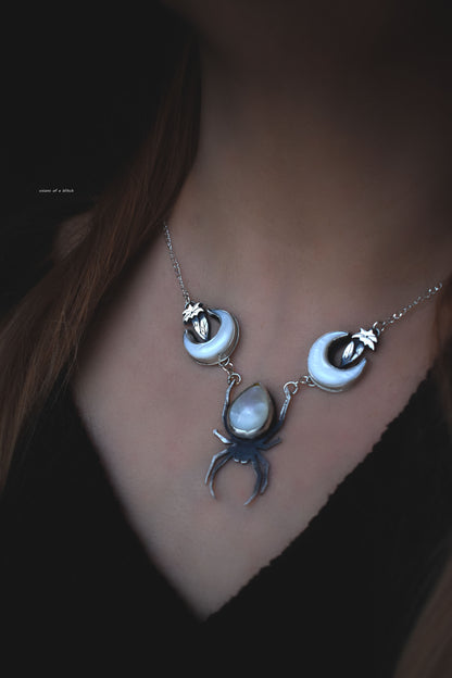 Queen of the night with natural mother-of-pearl